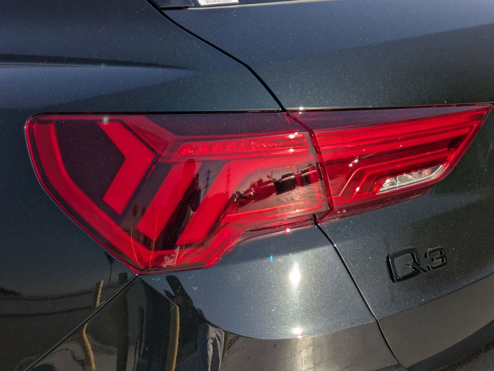 Used 2025 Audi Q3 2.0T Premium Plus w/ Premium Plus Package AWD/4WD image 17