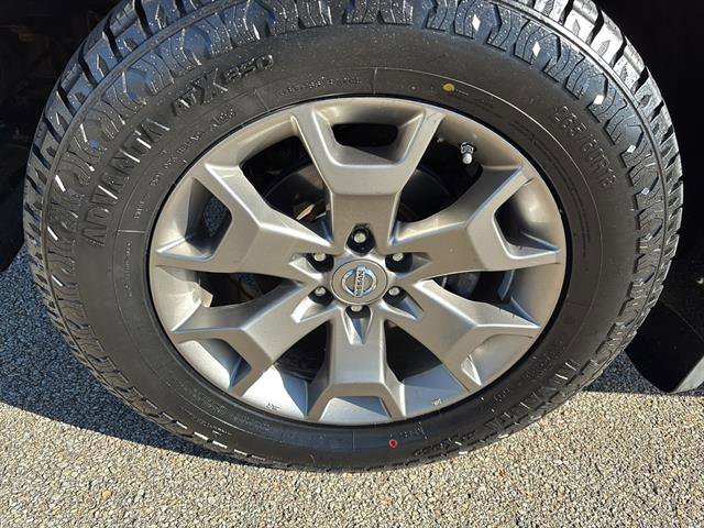 Used 2015 Nissan Frontier SL w/ Moonroof Package image 9