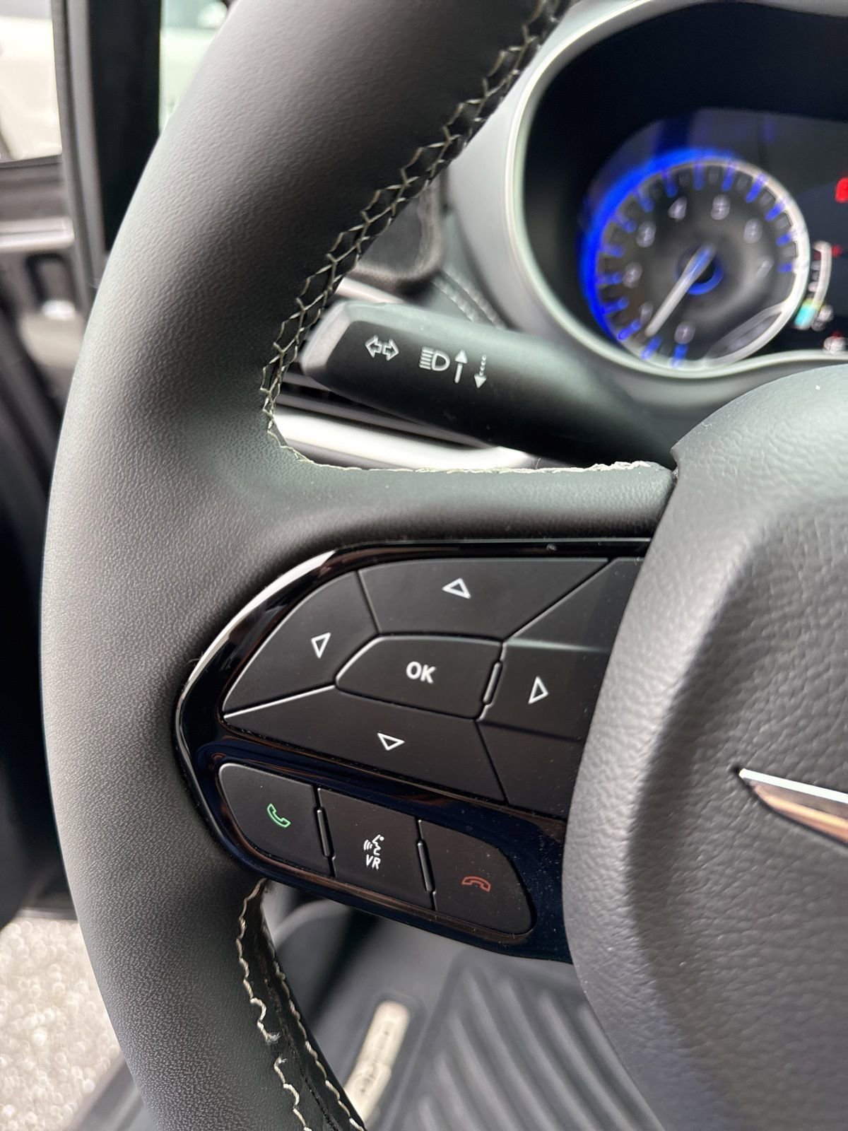 Used 2023 Chrysler Pacifica Touring-L w/ S Appearance Package image 24