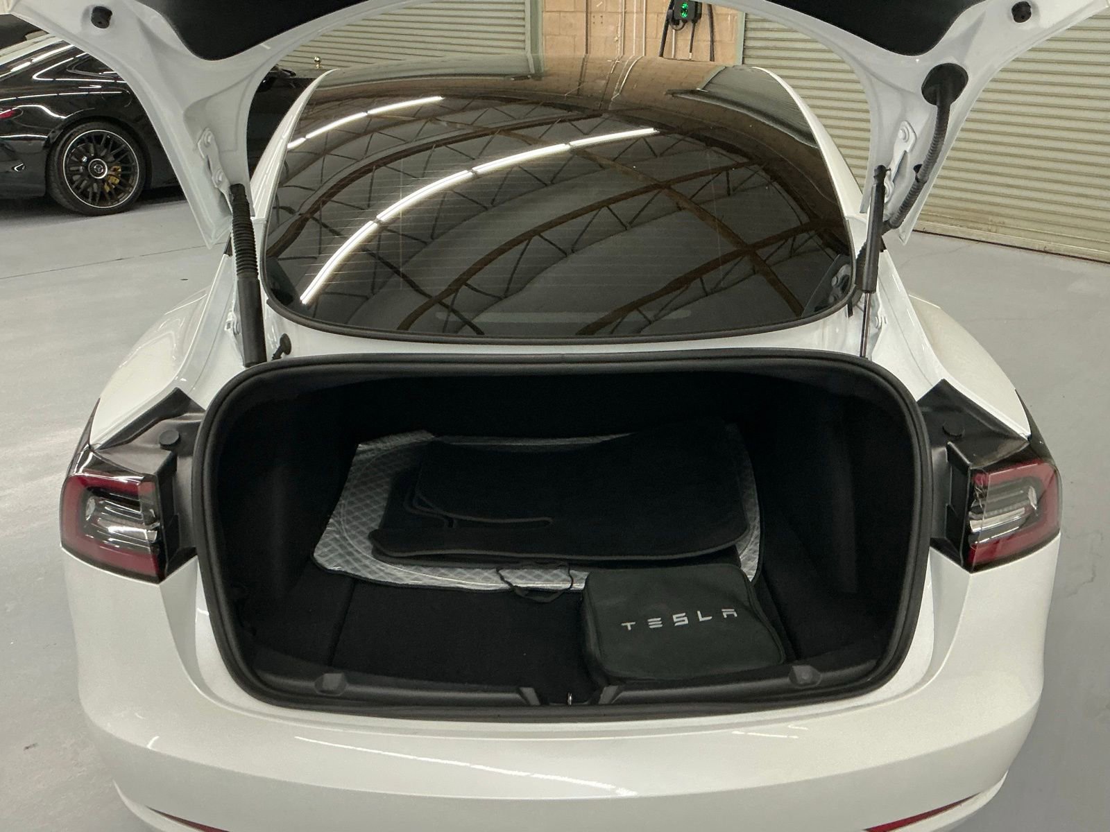 Used 2023 Tesla Model 3 Standard Range image 15