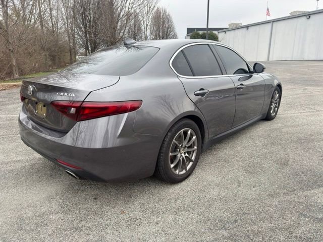 Used 2018 Alfa Romeo Giulia RWD image 5