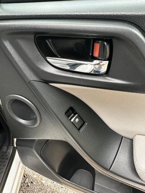 Used 2017 Subaru Forester 2.5i Limited AWD/4WD image 17