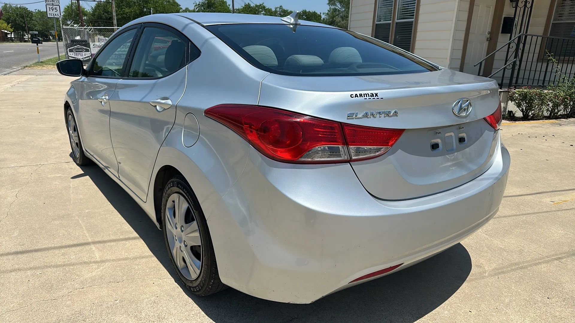 Used 2013 Hyundai Elantra GLS FWD image 3