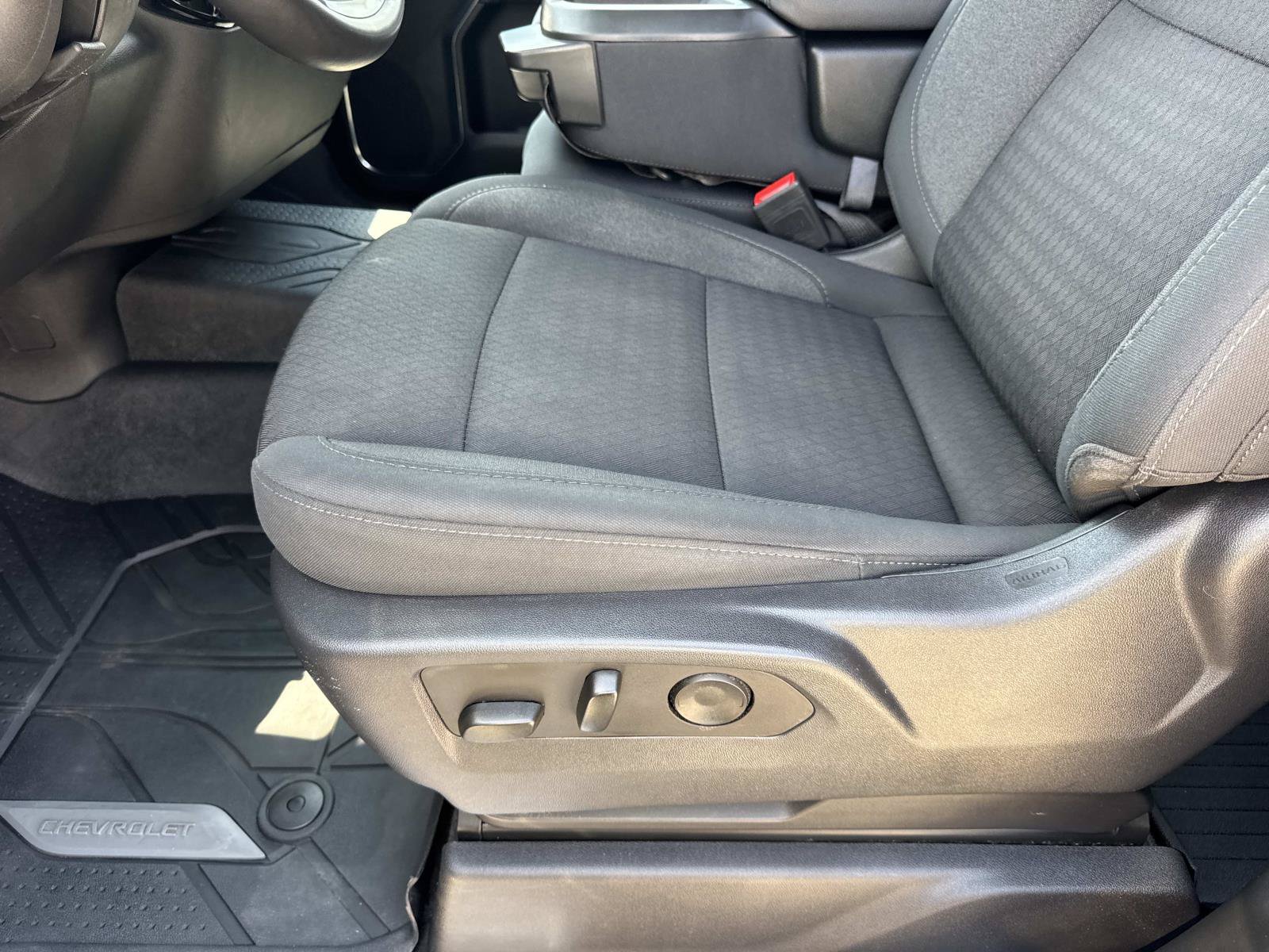 Used 2023 Chevrolet Silverado 1500 LT RWD image 16