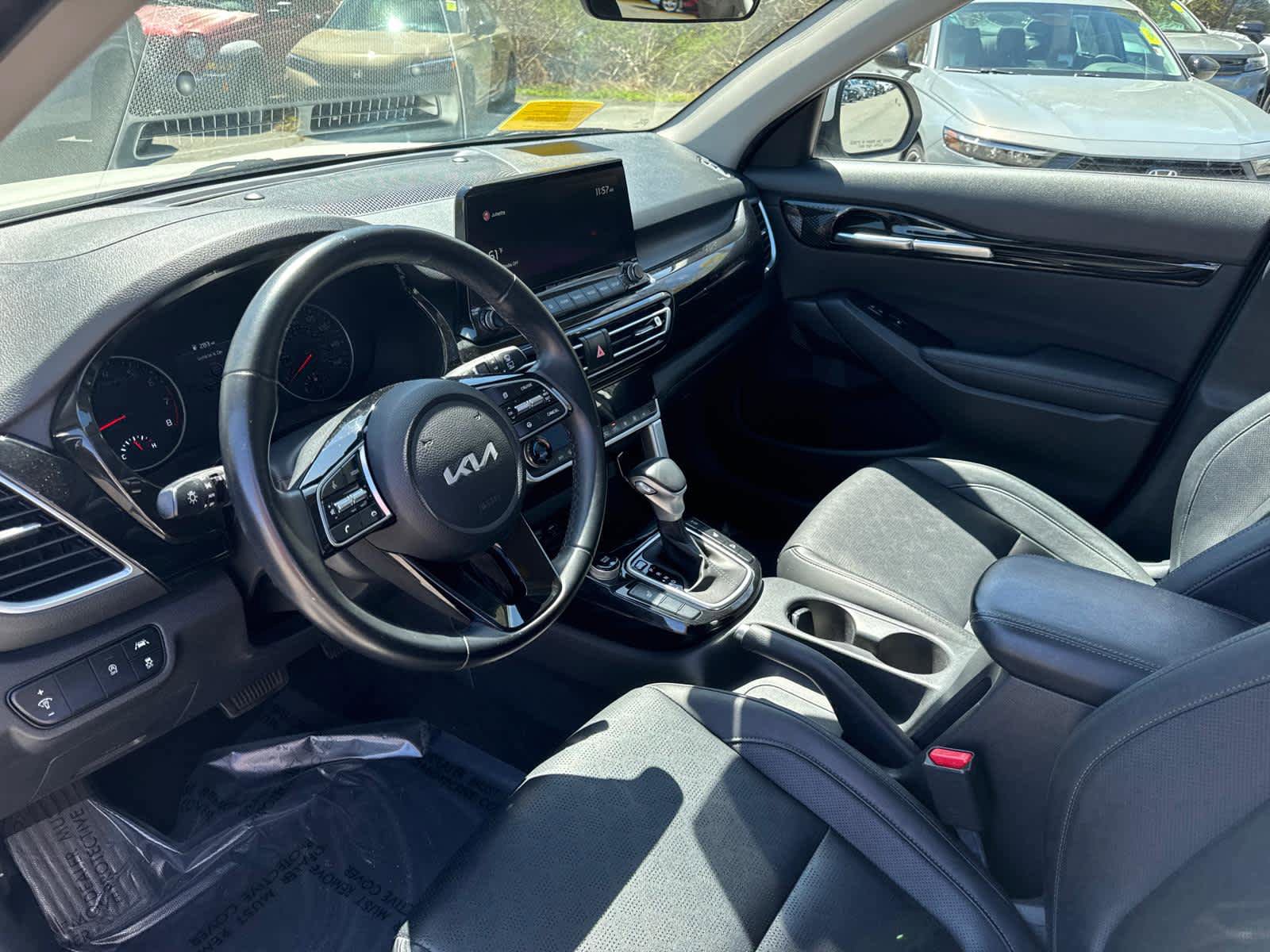Used 2022 Kia Seltos EX AWD/4WD image 13