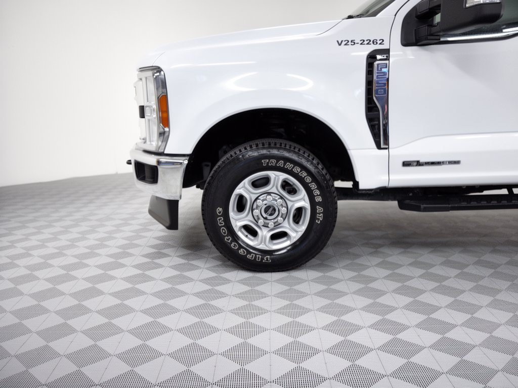 Used 2025 Ford F250 XLT w/ FX4 Off-Road Package AWD/4WD image 12