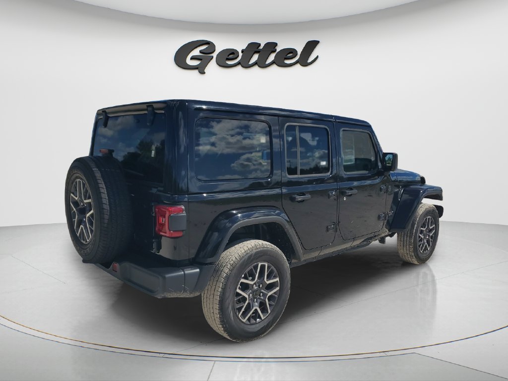 Used 2025 Jeep Wrangler Unlimited Sahara AWD/4WD image 5