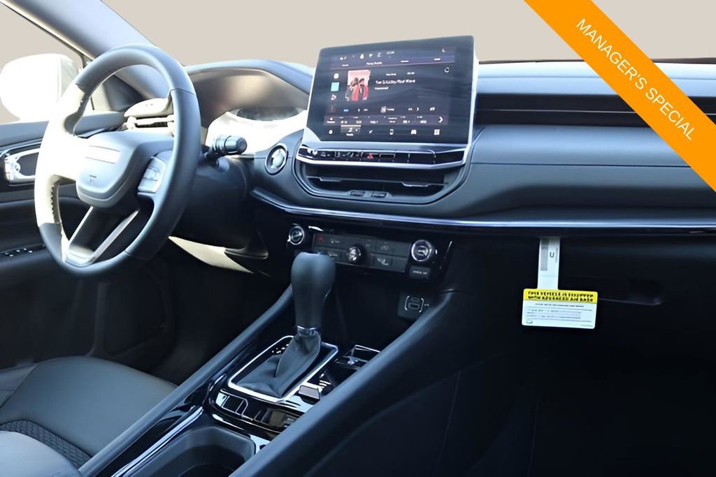 New 2026 Jeep Compass Latitude AWD/4WD image 18