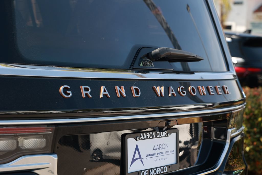 Used 2022 Jeep Grand Wagoneer Series III AWD/4WD image 15