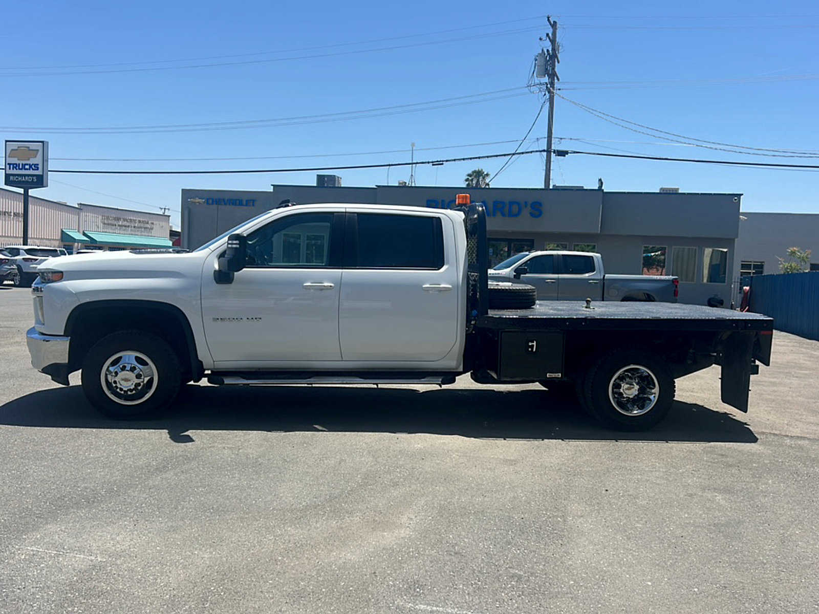 Used 2023 Chevrolet Silverado 3500 LT w/ Convenience Package AWD/4WD image 6