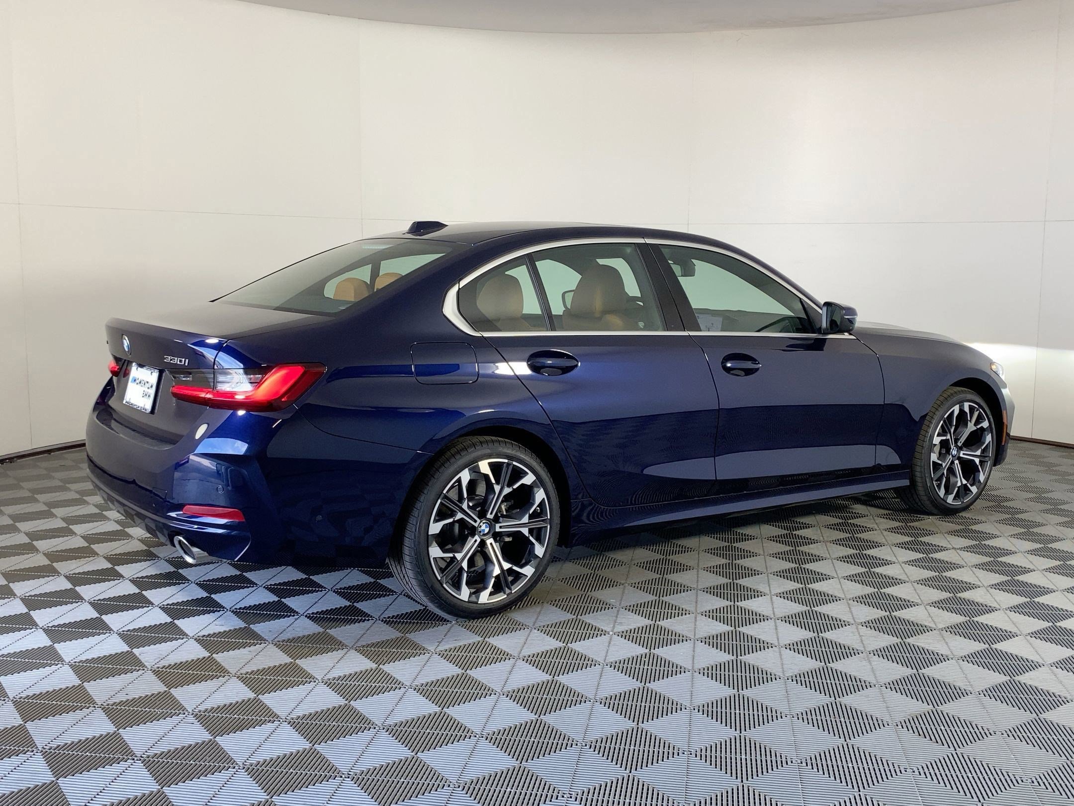 Used 2026 BMW 330i xDrive Sedan w/ Premium Package image 7