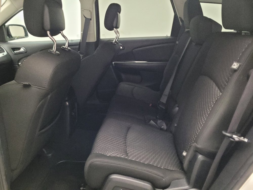 Used 2019 Dodge Journey SE image 18