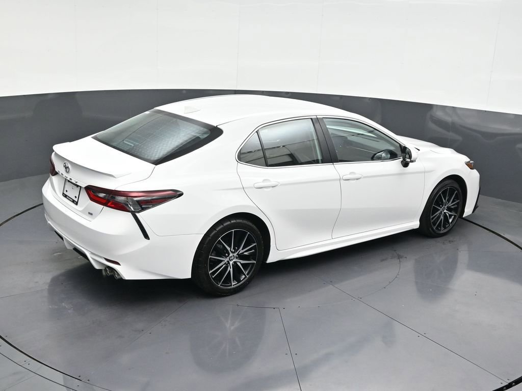 Used 2024 Toyota Camry SE image 18