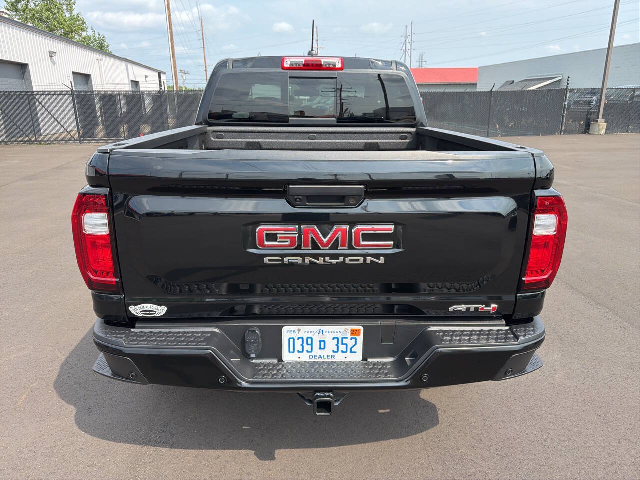 Used 2026 GMC Canyon AT4 w/ Technology Plus Package AWD/4WD image 10