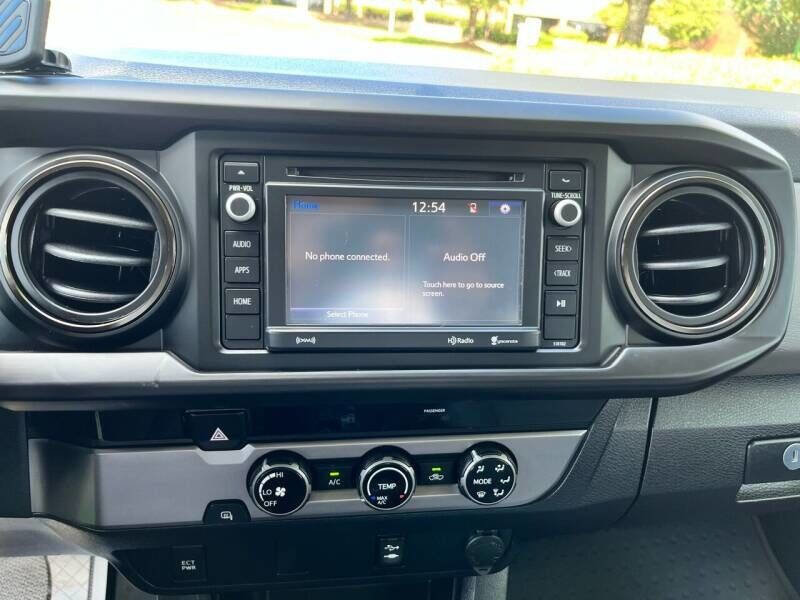 Used 2016 Toyota Tacoma SR5 RWD image 18