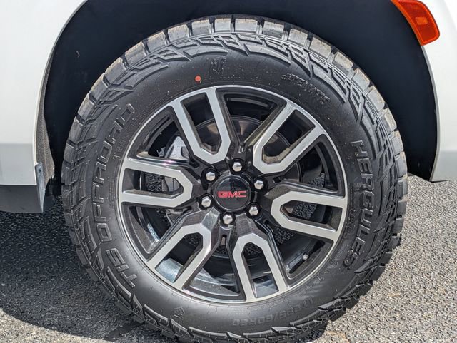 Used 2023 GMC Yukon AT4 image 11