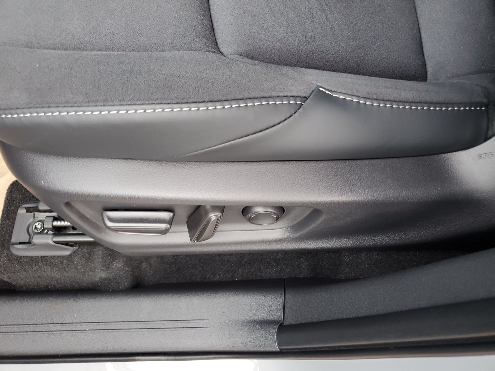 New 2026 Toyota C-HR AWD/4WD image 18
