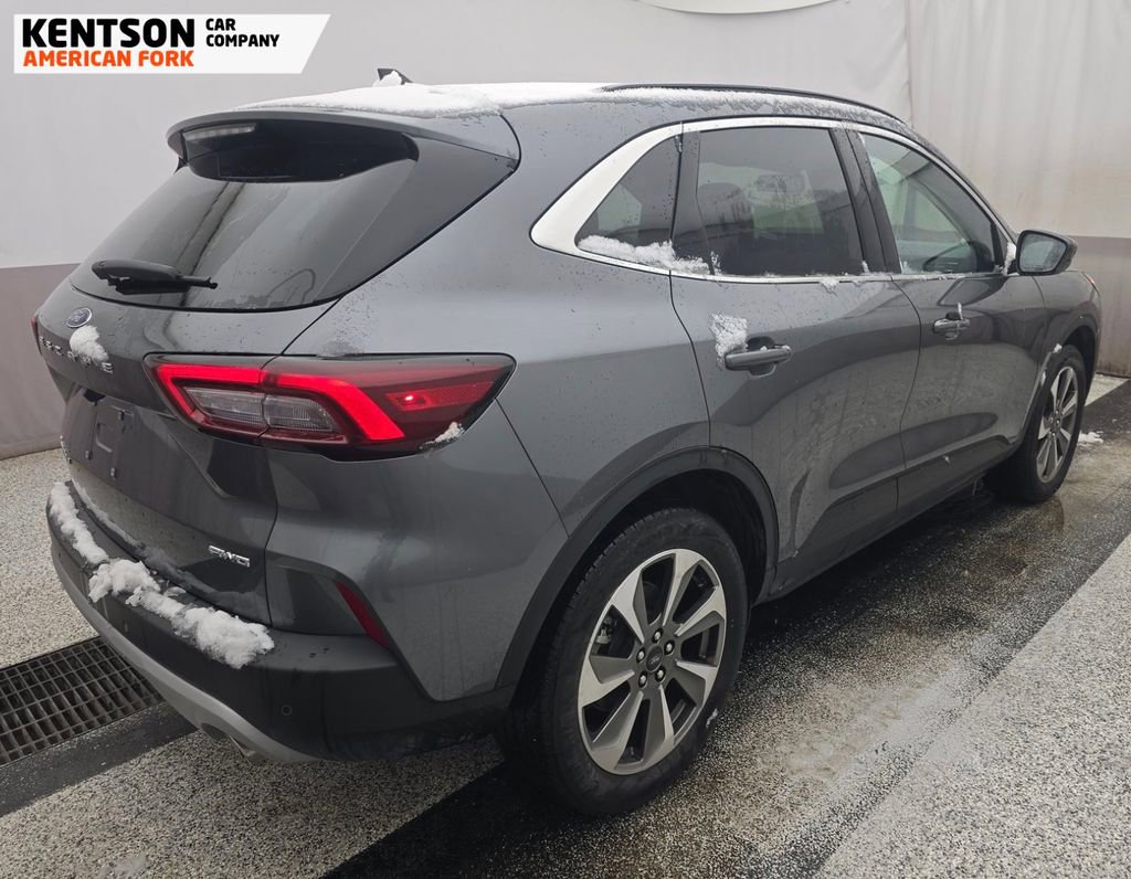 Used 2025 Ford Escape Platinum image 2