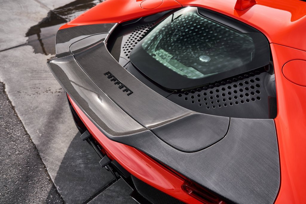 Used 2022 Ferrari SF90 Spider image 32