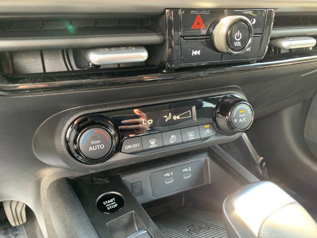 Used 2026 Nissan Kicks SV w/ Interior Electronics Package AWD/4WD image 22