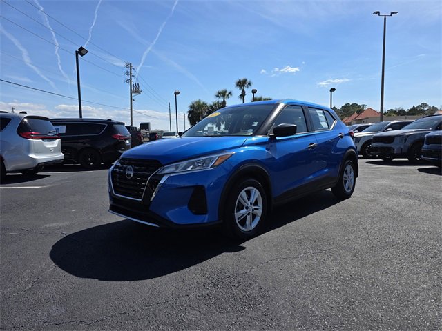 Used 2023 Nissan Kicks S video 1
