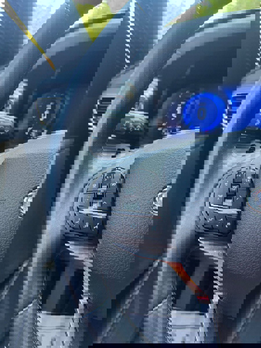 Used 2020 Ford Explorer Platinum w/ Premium Technology Package image 17