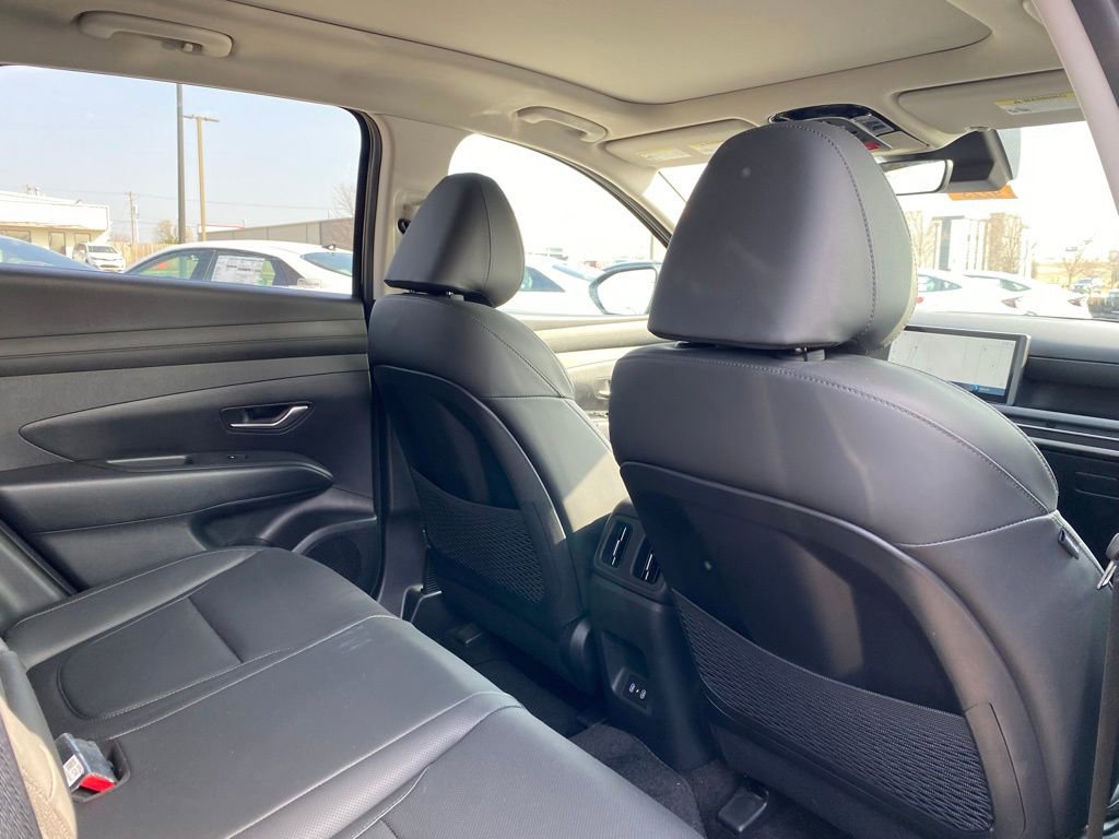 Certified 2025 Hyundai Tucson SEL AWD/4WD image 31