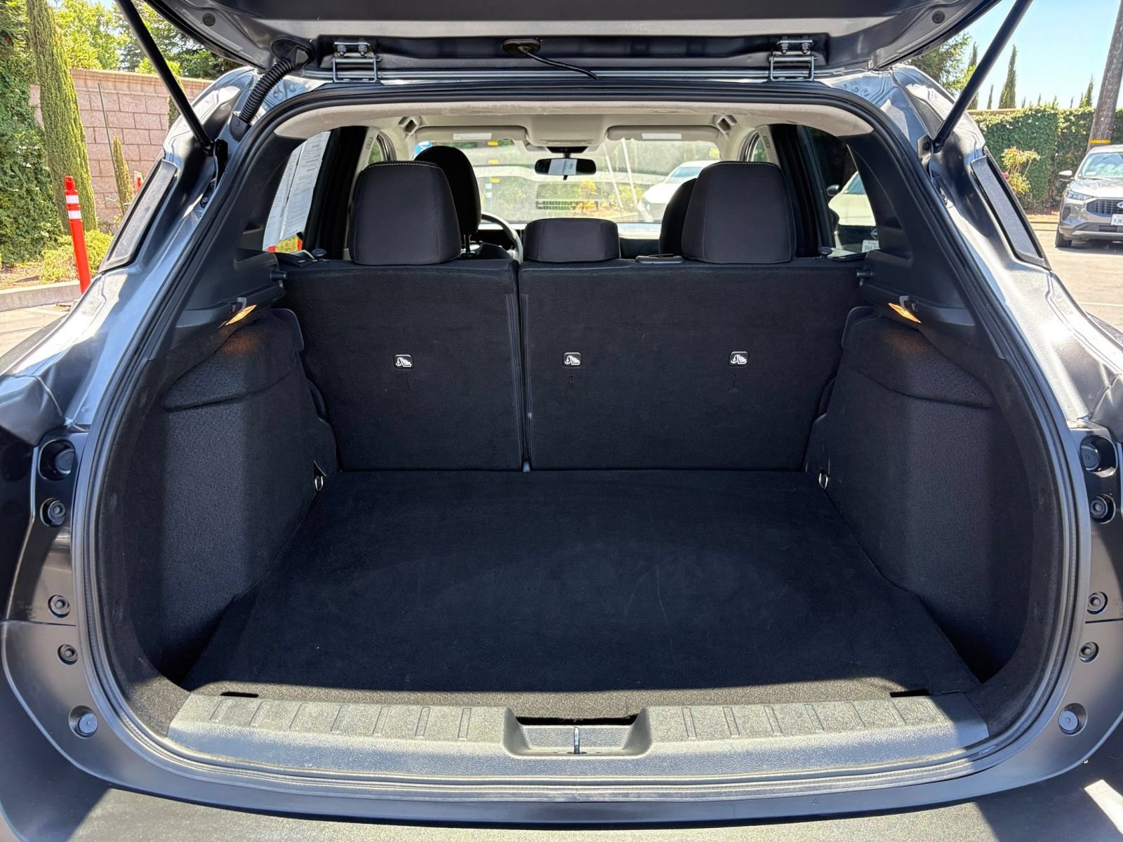 Used 2025 Nissan Kicks SV AWD/4WD image 29