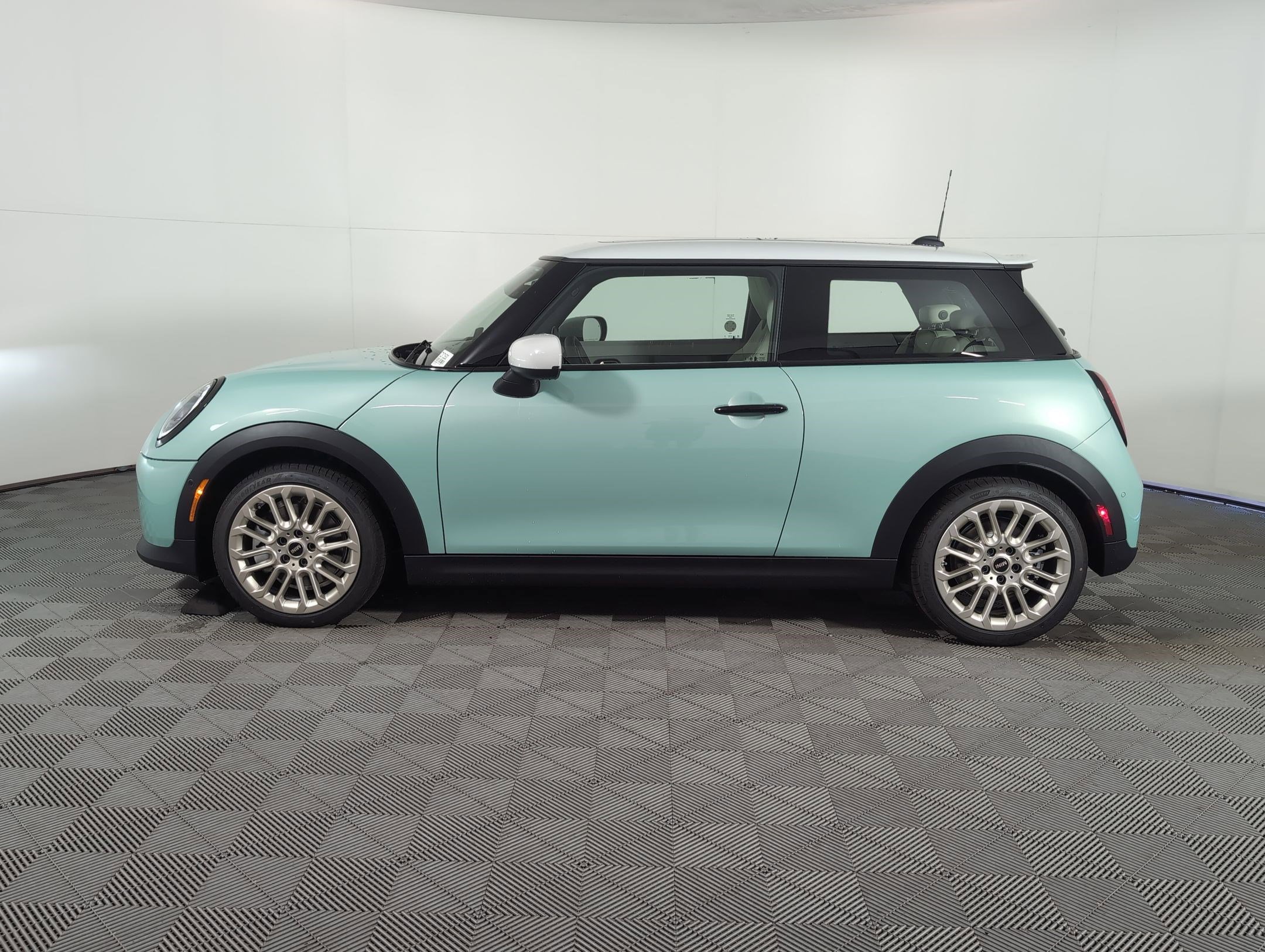 New 2026 MINI Cooper S image 2