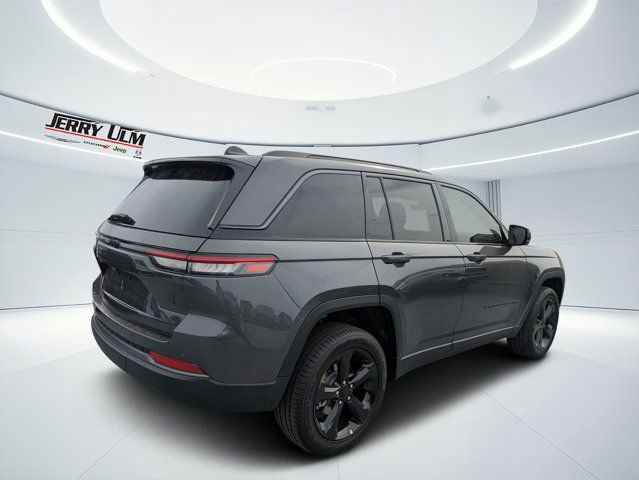 New 2026 Jeep Grand Cherokee Limited w/ Limited Altitude Package RWD image 3