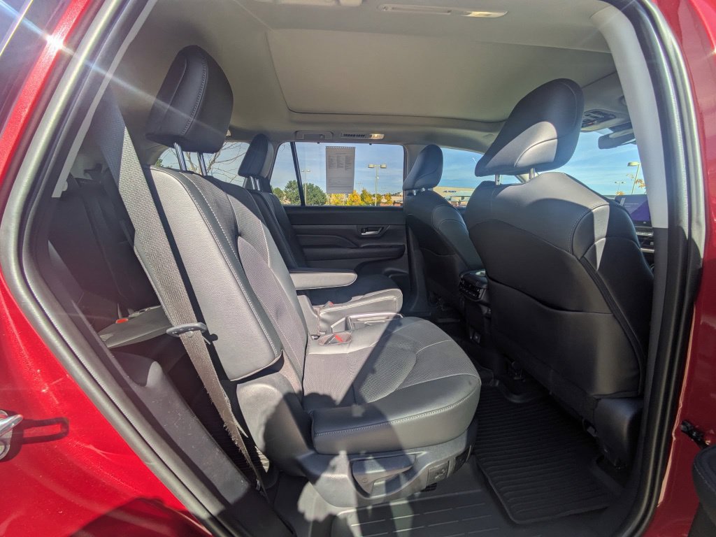 Used 2026 Toyota Grand Highlander AWD Hybrid image 32