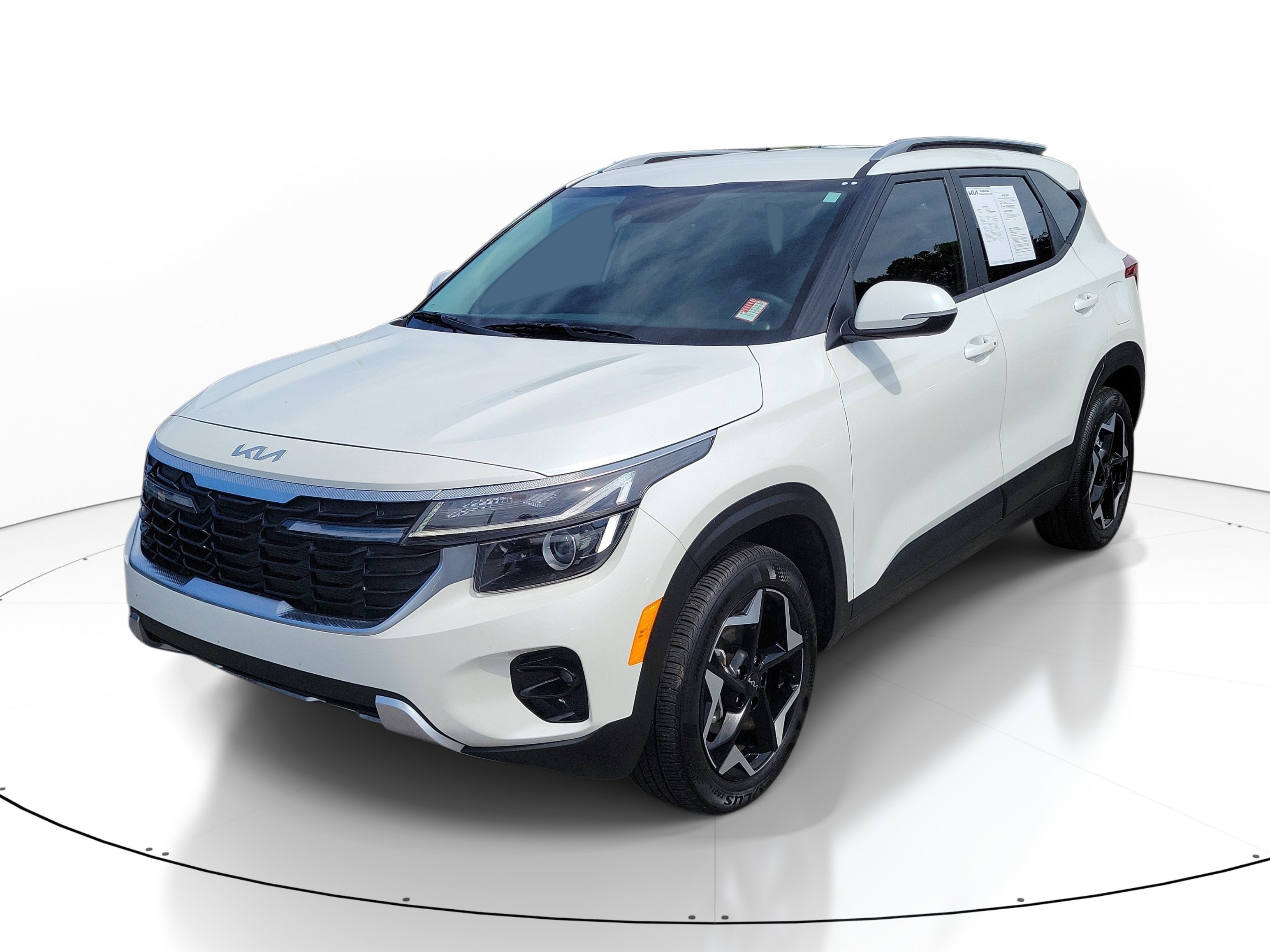 Used 2025 Kia Seltos S FWD image 3