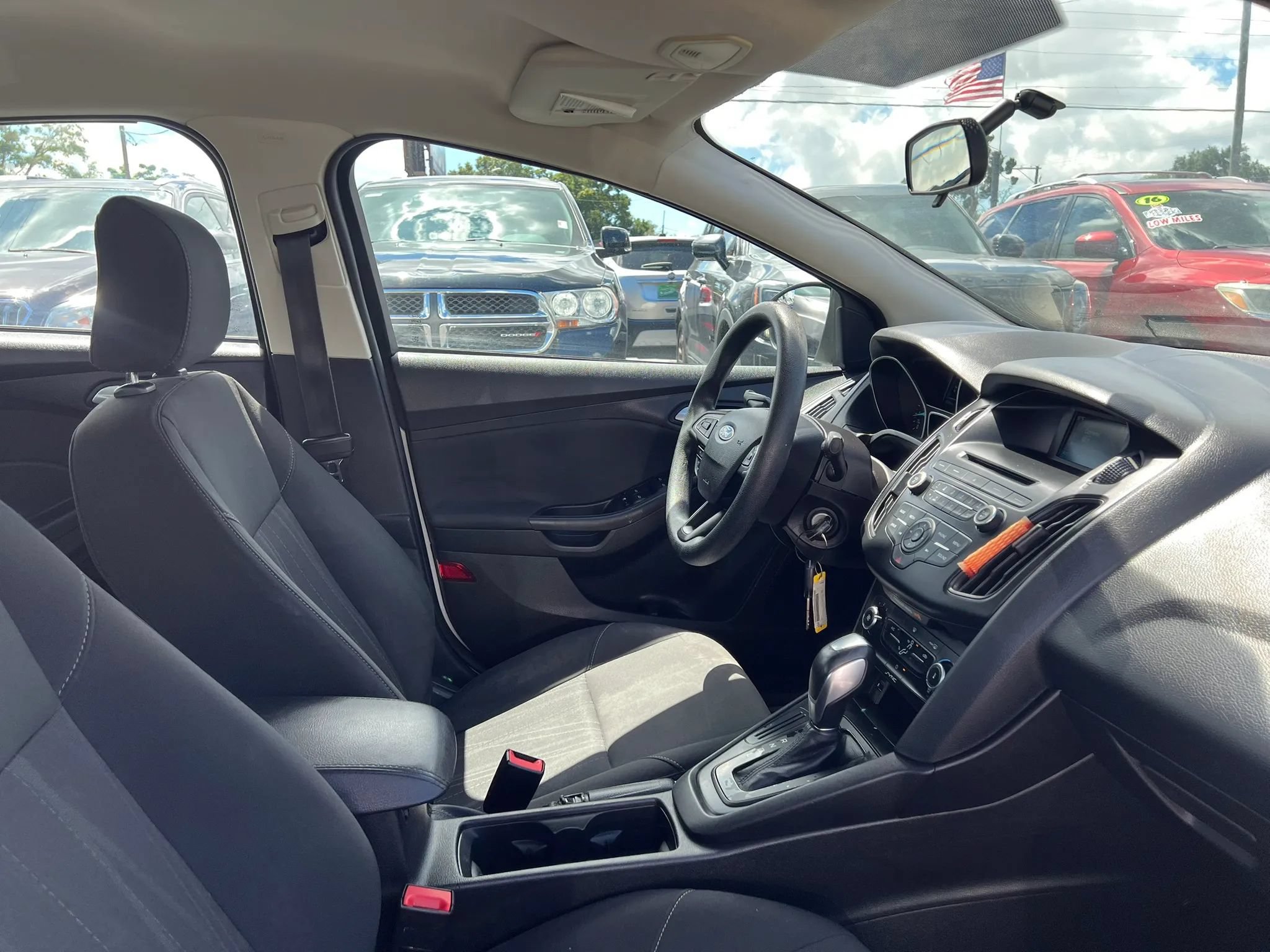 Used 2015 Ford Focus SE FWD image 18
