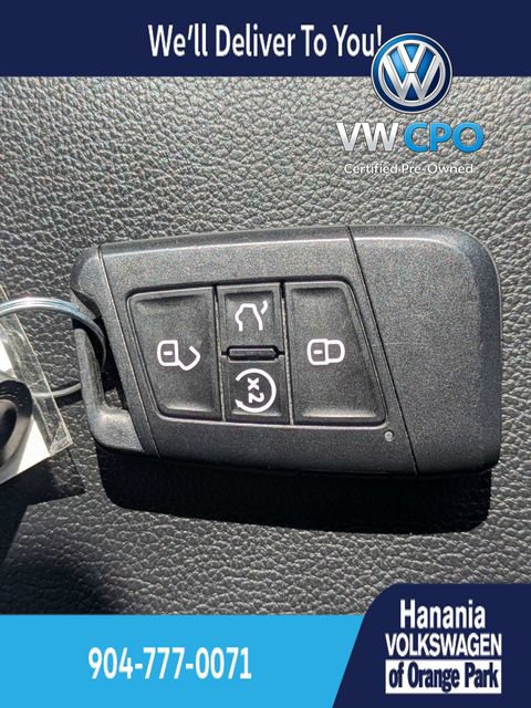 Certified 2024 Volkswagen Tiguan SE R-Line FWD image 35