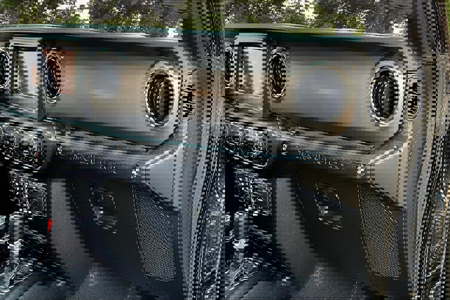 Used 2021 Jeep Wrangler Unlimited Sport image 28