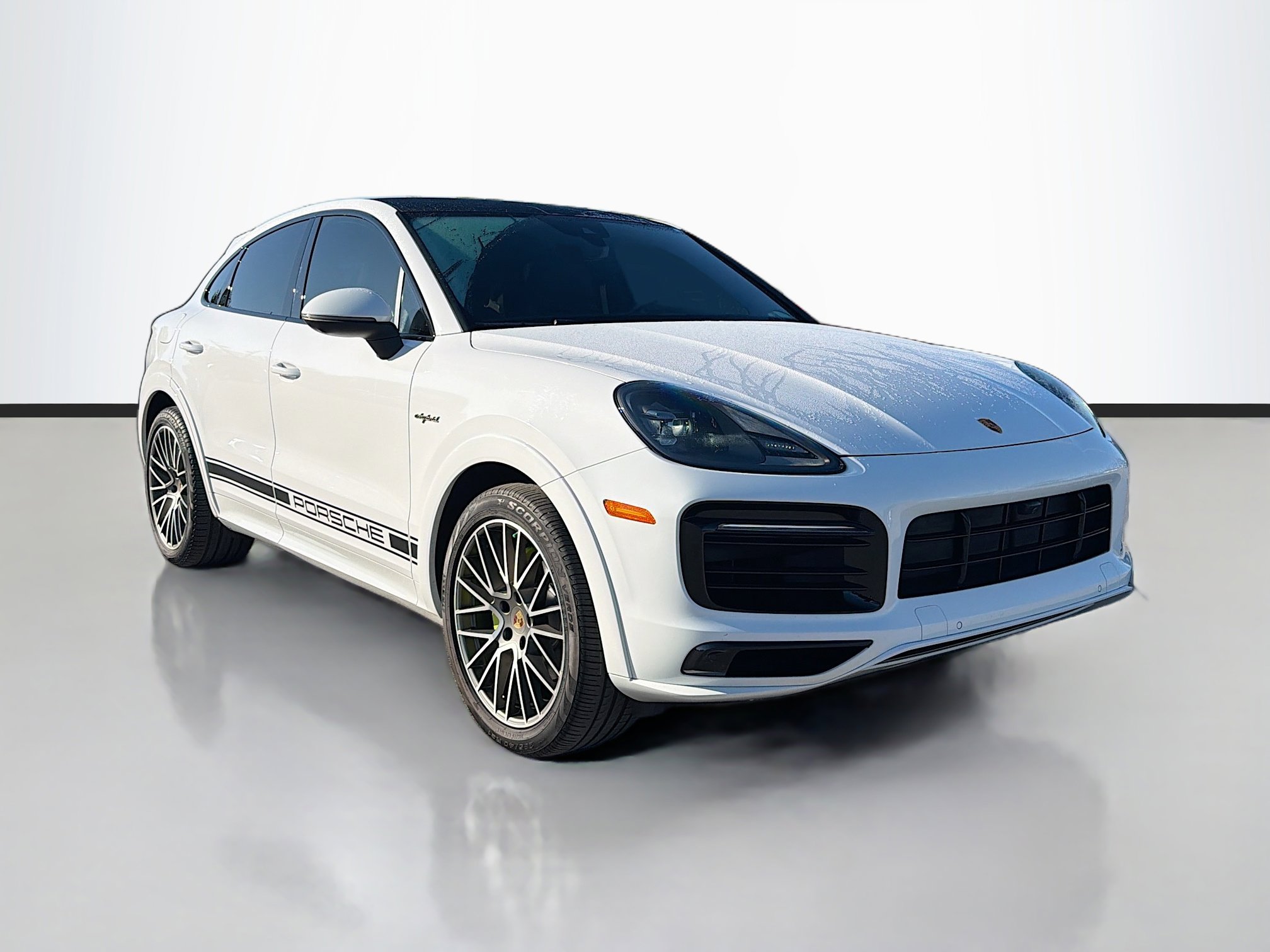 Used 2023 Porsche Cayenne Platinum Edition image 7