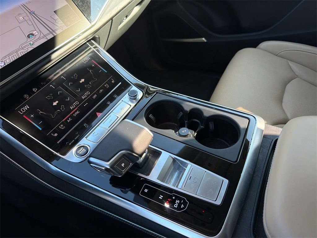 Used 2025 Audi Q8 Prestige image 17