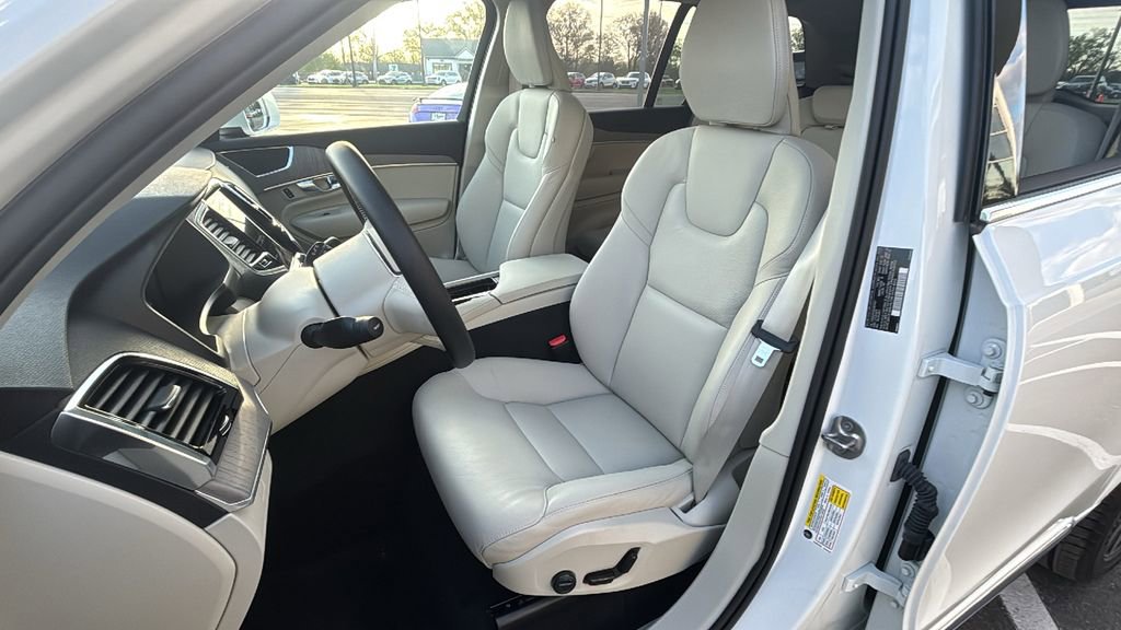 Used 2025 Volvo XC90 B6 Plus AWD/4WD image 25