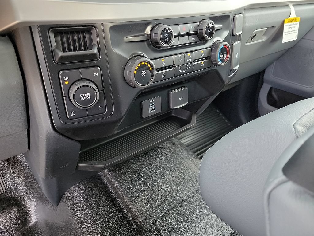 New 2026 Ford F250 XL w/ XL Off-Road Package AWD/4WD image 25