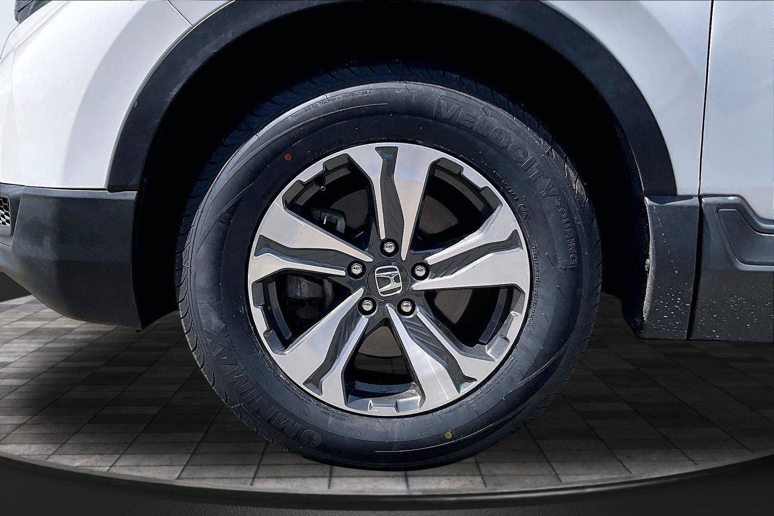 Used 2019 Honda CR-V LX image 9