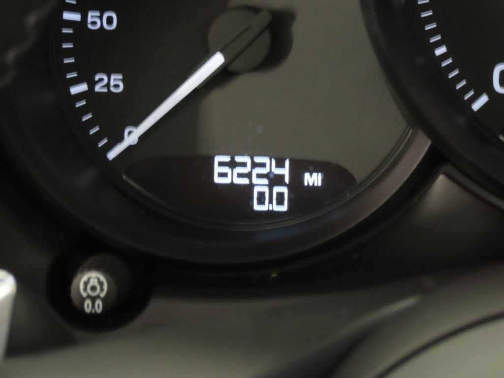 Certified 2026 Porsche Macan AWD/4WD image 17