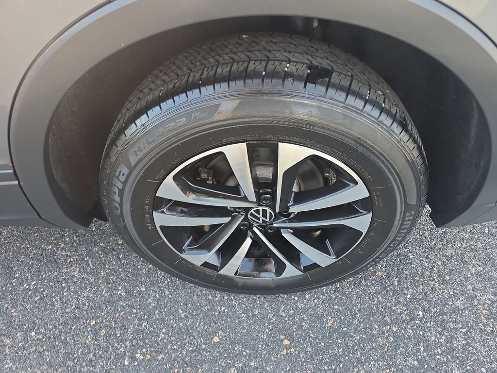 Used 2023 Volkswagen Tiguan S image 11