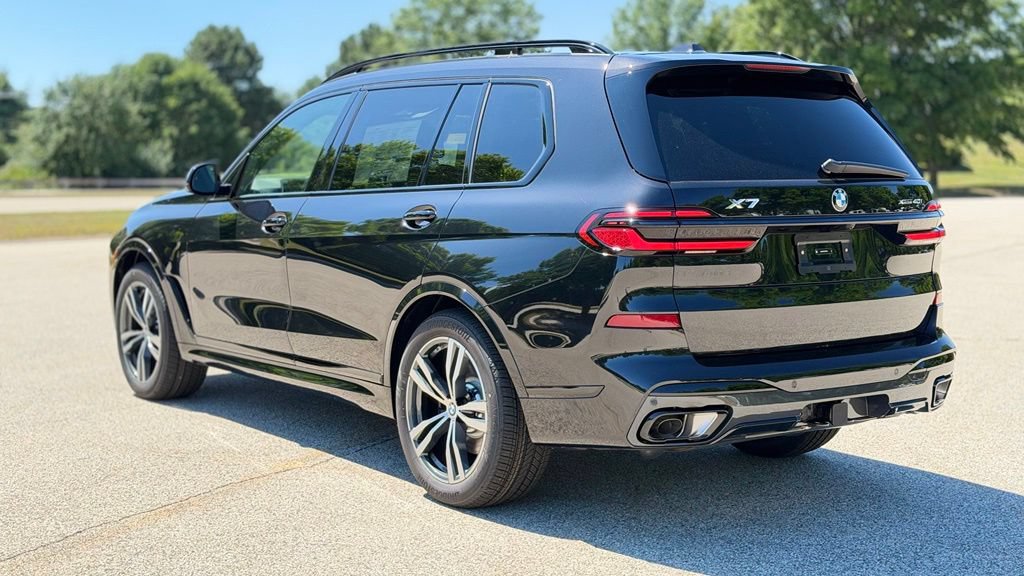 New 2027 BMW X7 xDrive40i w/ M Sport Package AWD/4WD image 4