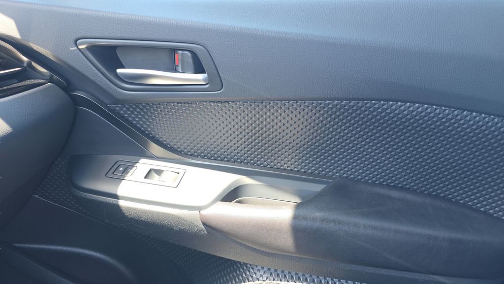 Used 2019 Toyota C-HR LE FWD image 13