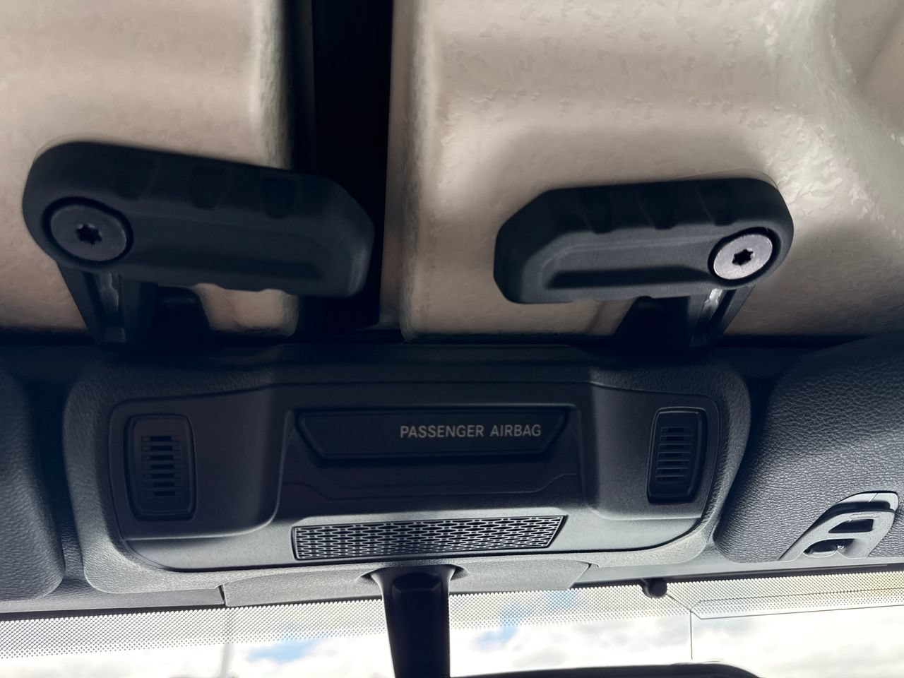 Used 2025 Jeep Gladiator Sport AWD/4WD image 28