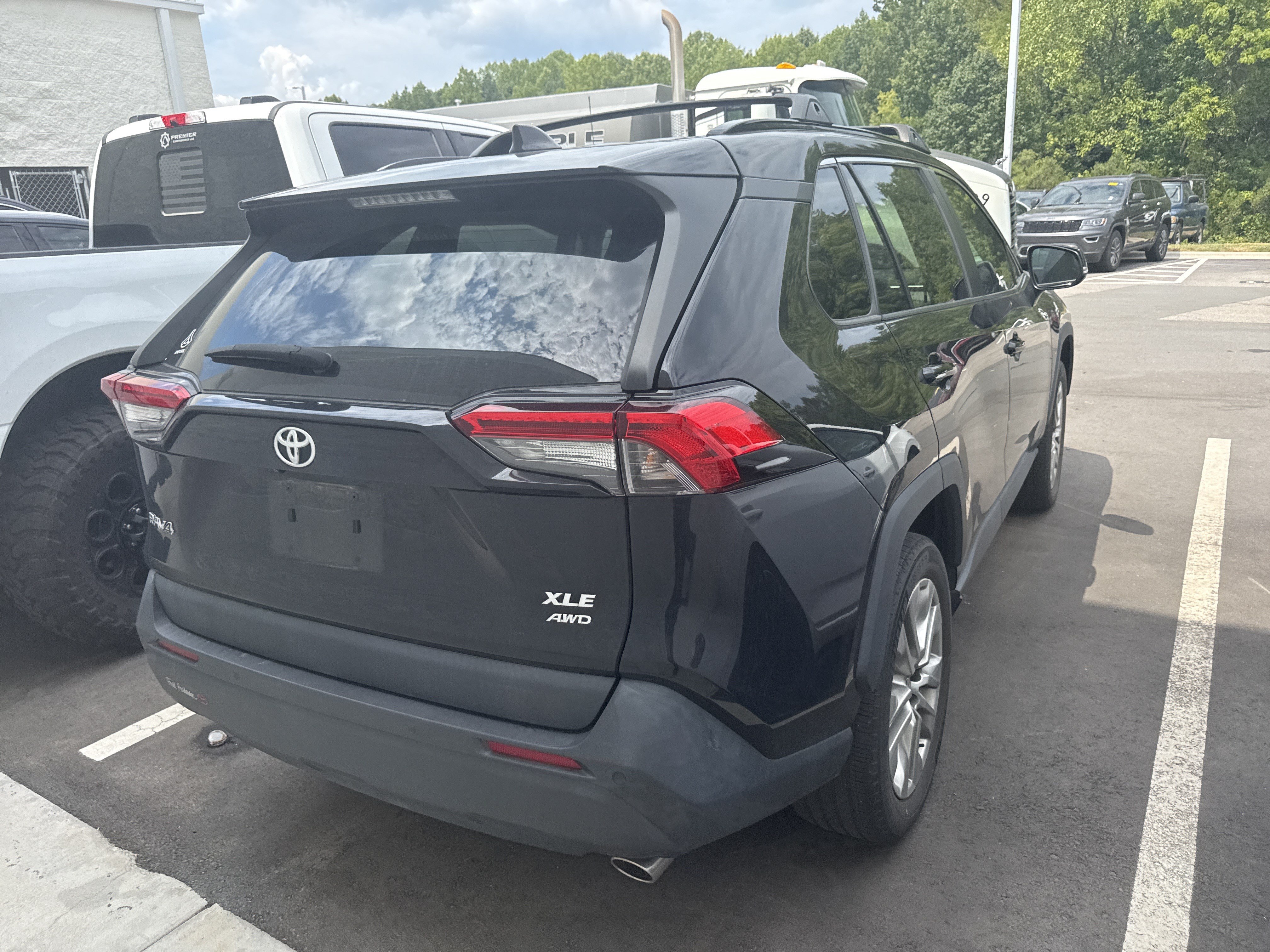 Used 2023 Toyota RAV4 XLE Premium AWD/4WD image 42