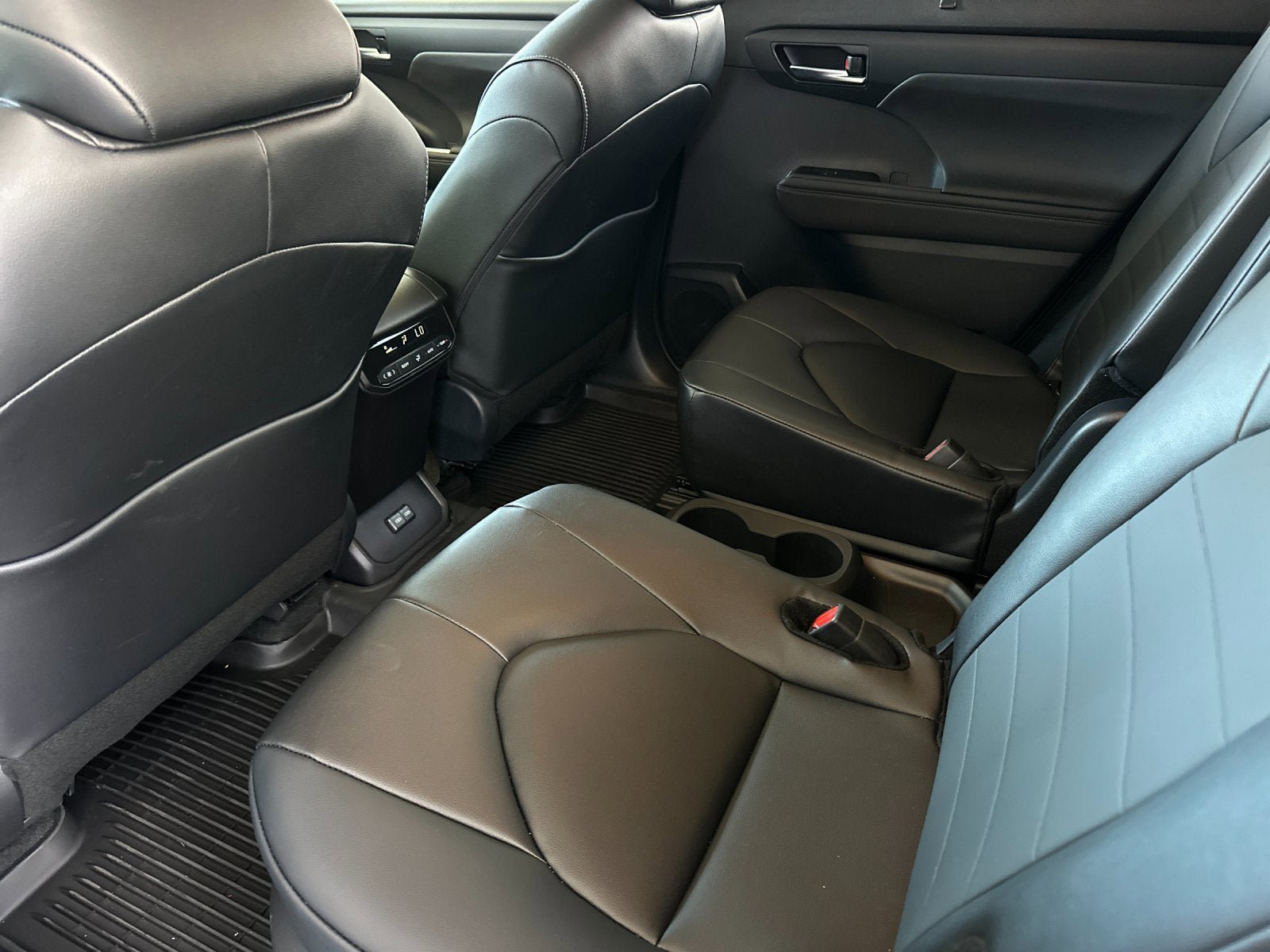 New 2026 Toyota Highlander XLE image 11