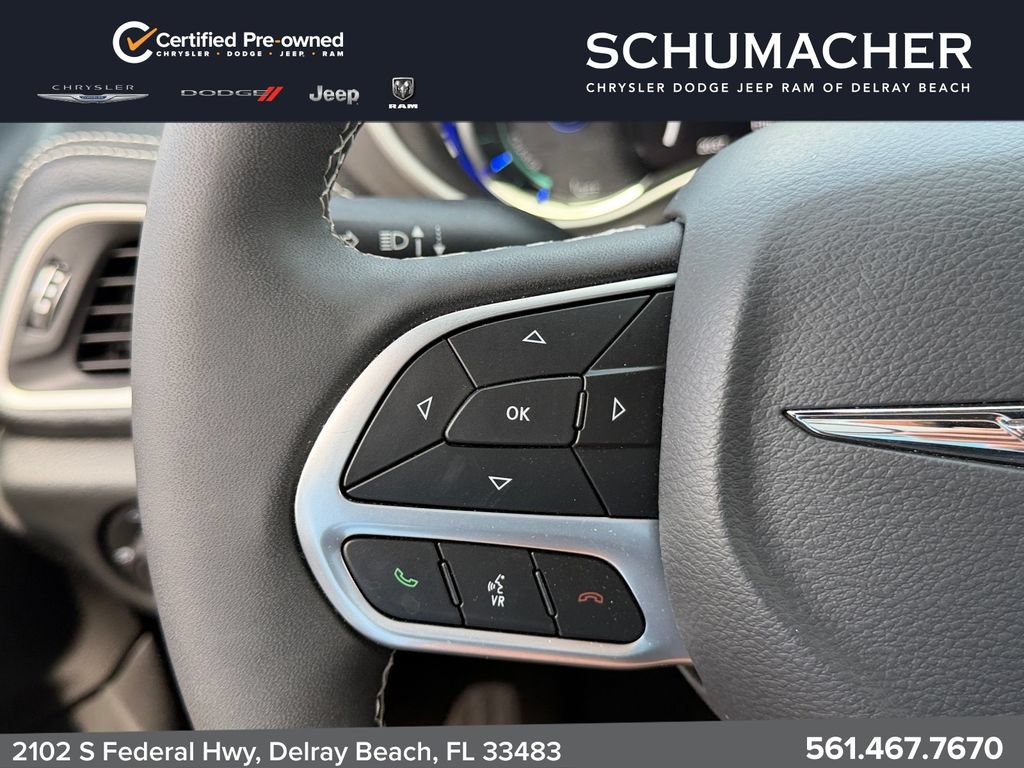 Used 2025 Chrysler Pacifica Select FWD image 26