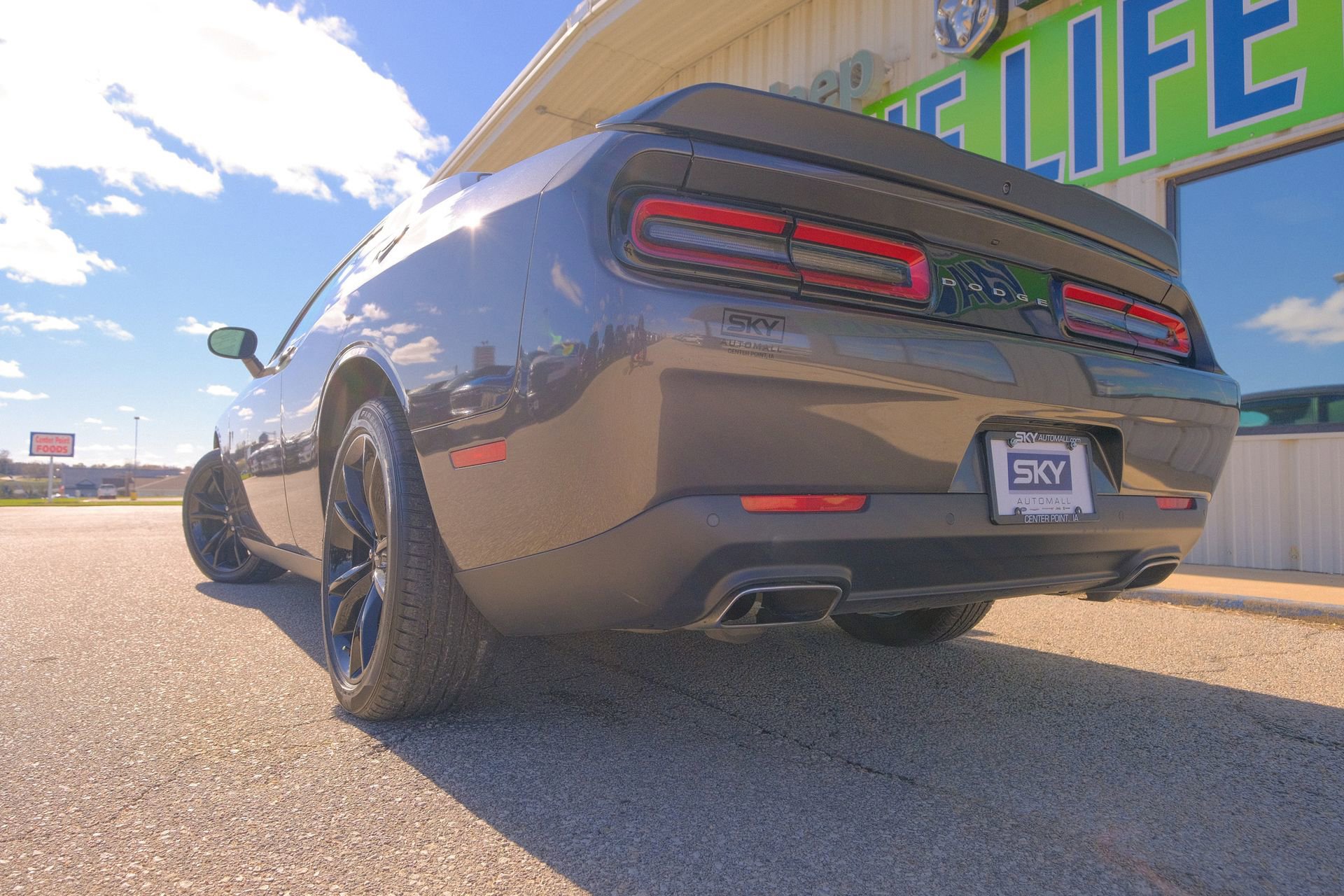 Used 2018 Dodge Challenger SXT Plus image 6