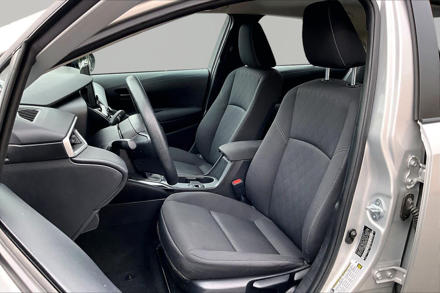 Certified 2025 Toyota Corolla LE FWD image 8